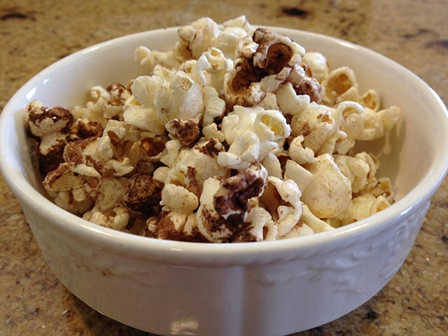 chocolate shakeology drizzled popcorn